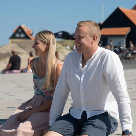 Sommerstemning ved Solnedgangspladsen i Gl. Skagen